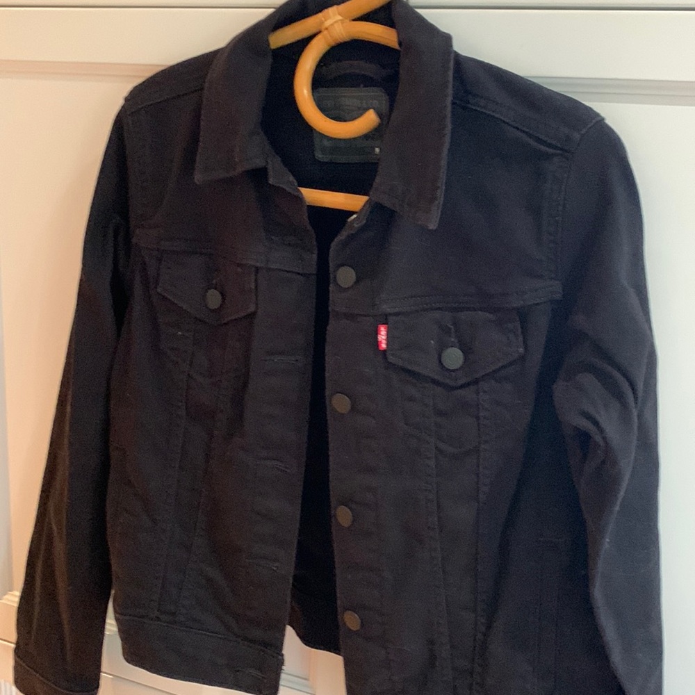 Levi’s black denim jacket sz medium